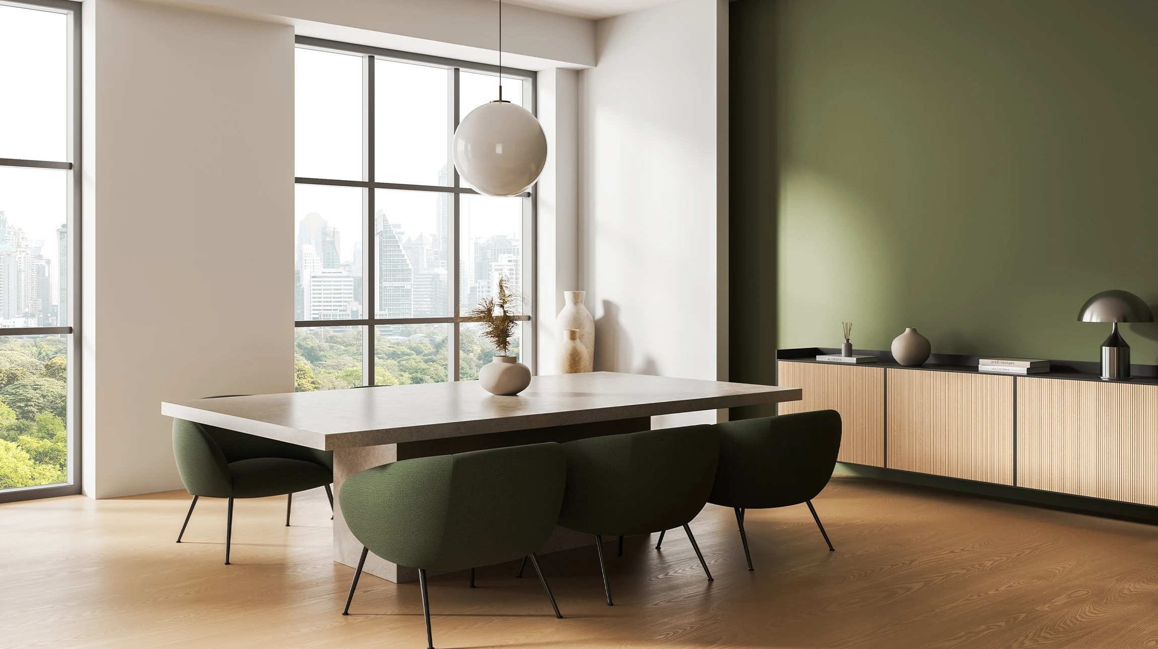 Intérieur en cours de peinture avec mur partiellement peint en bleu, échelle escabeau métallique, bac à peinture vert avec rouleau et seau blanc sur parquet bois clair